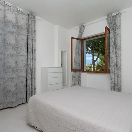 M164 - Marcelli, Nuovissimo Trilocale Con Terrazzo Марчелли